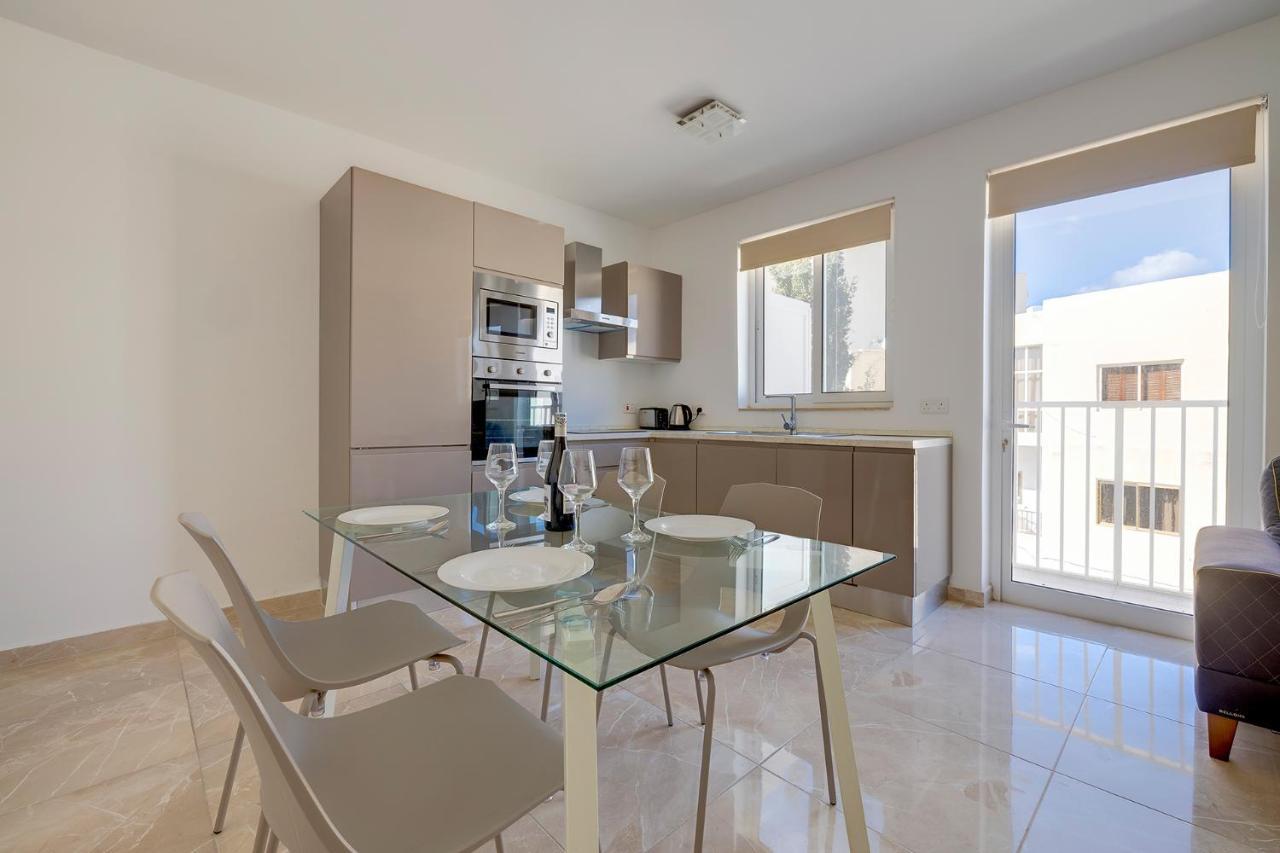 Modern 2Br Apartment In Central St Julian'S سانت جوليان المظهر الخارجي الصورة