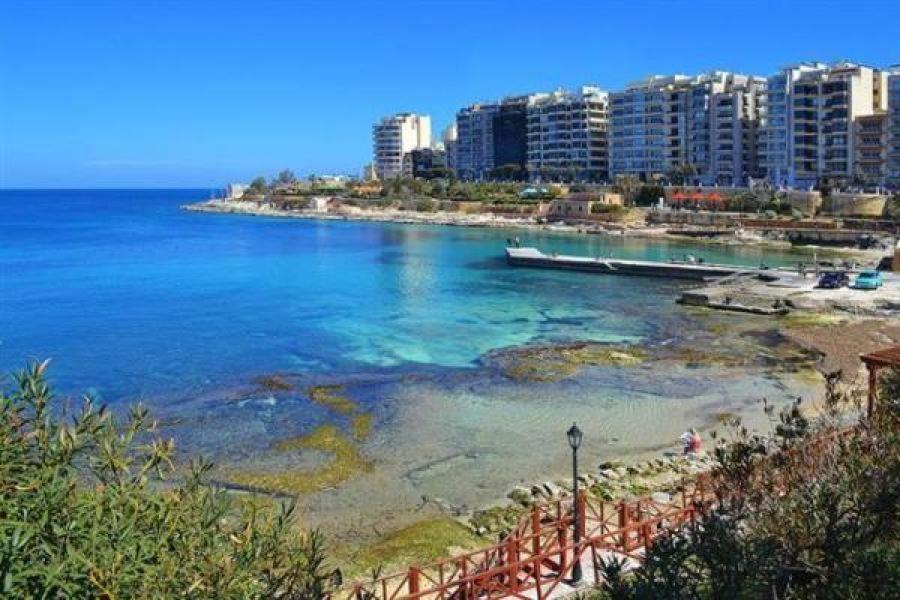 Modern 2Br Apartment In Central St Julian'S سانت جوليان المظهر الخارجي الصورة