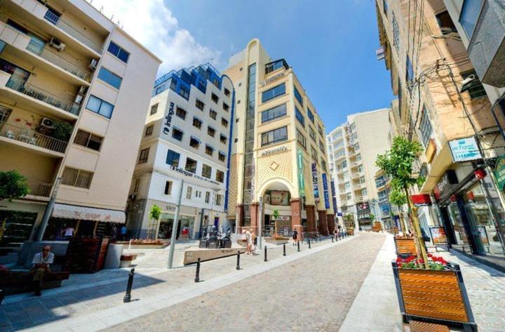 Modern 2Br Apartment In Central St Julian'S سانت جوليان المظهر الخارجي الصورة